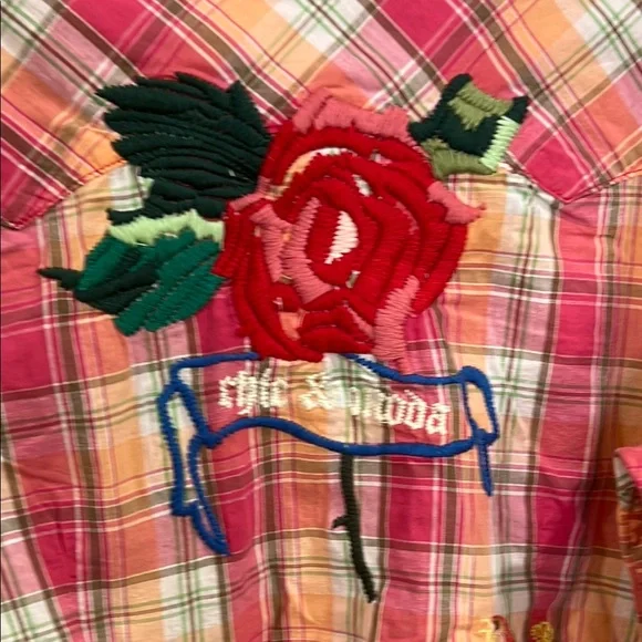 Vigoss Button Down Shirt with Western Flair embroidered flowers size medium - Picture 6 of 8